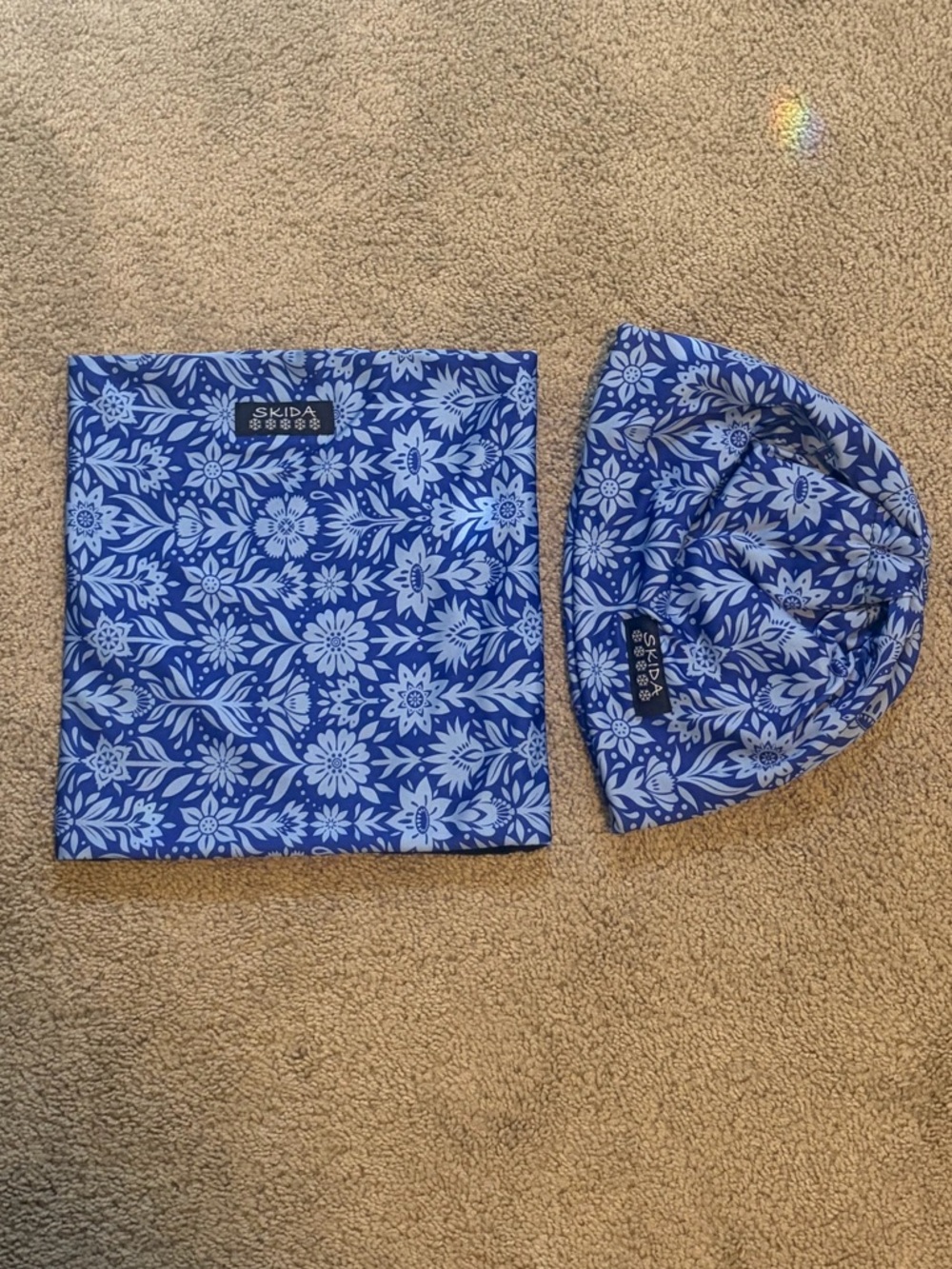 Skida Women's Alpine Hat and Neckwarmer